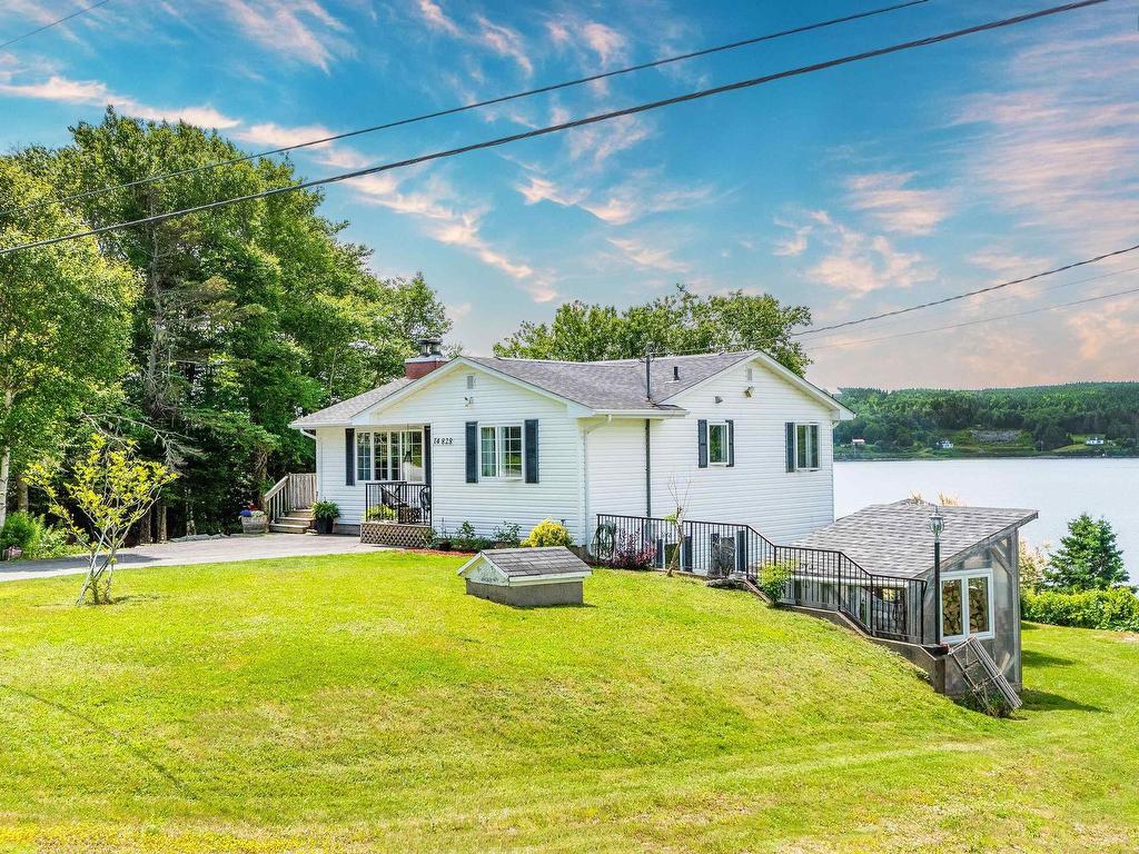 












14828 Highway 7

,
East Ship Harbour,




NS
B0J 3H0

