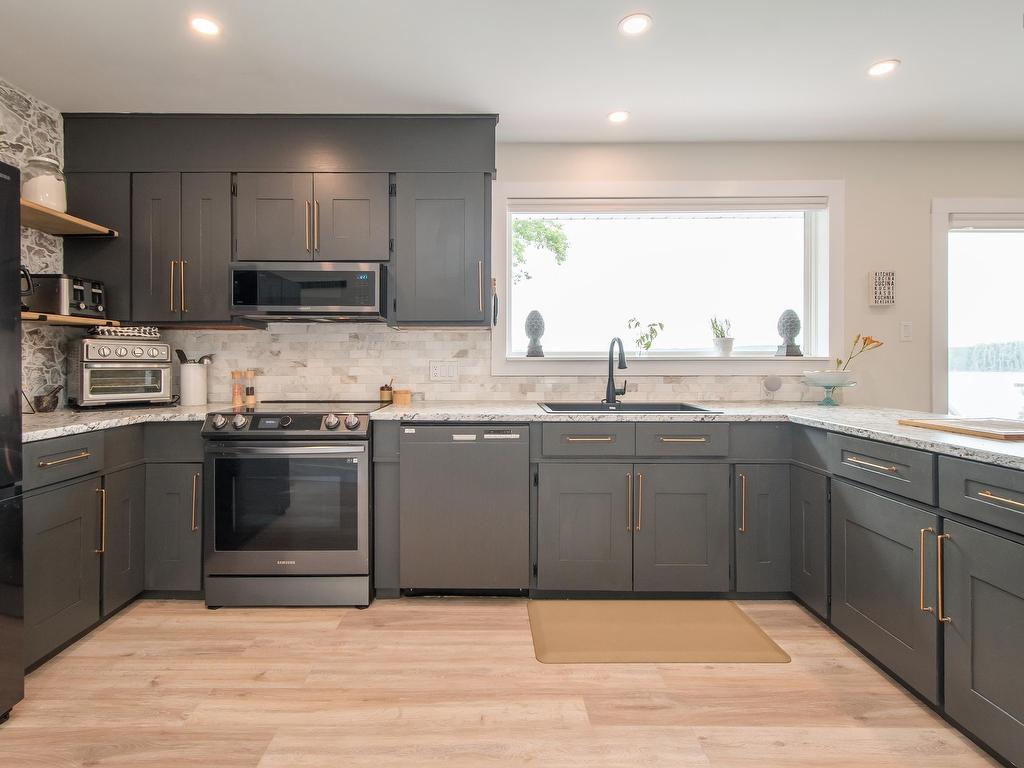 












14828 Highway 7

,
East Ship Harbour,




NS
B0J 3H0

