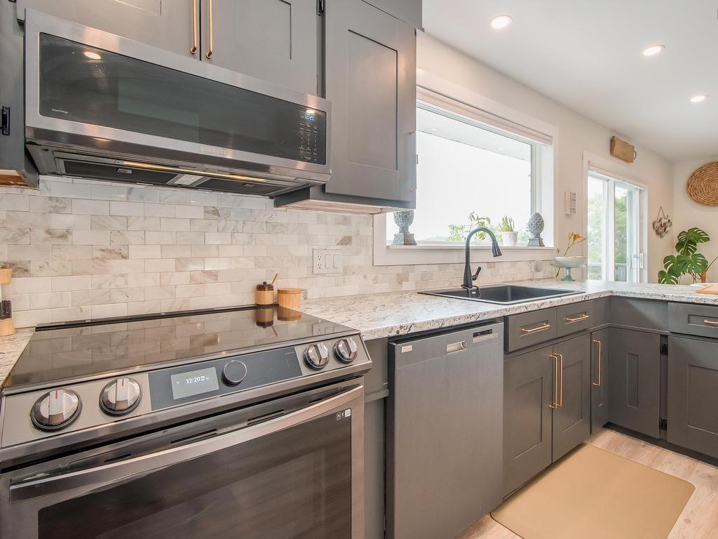 












14828 Highway 7

,
East Ship Harbour,




NS
B0J 3H0

