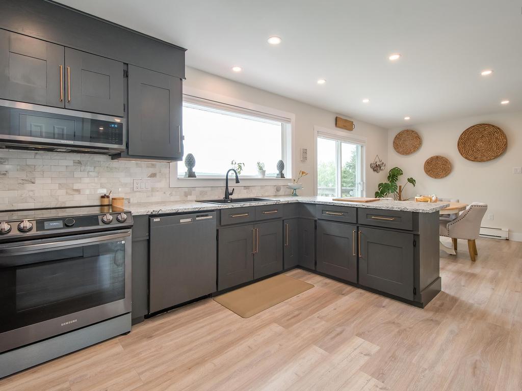 












14828 Highway 7

,
East Ship Harbour,




NS
B0J 3H0

