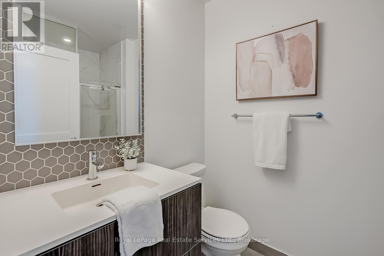












1403 - 2520 EGLINTON AVENUE W

,
Mississauga (Erin Mills),




Ontario
L5M0Y4

