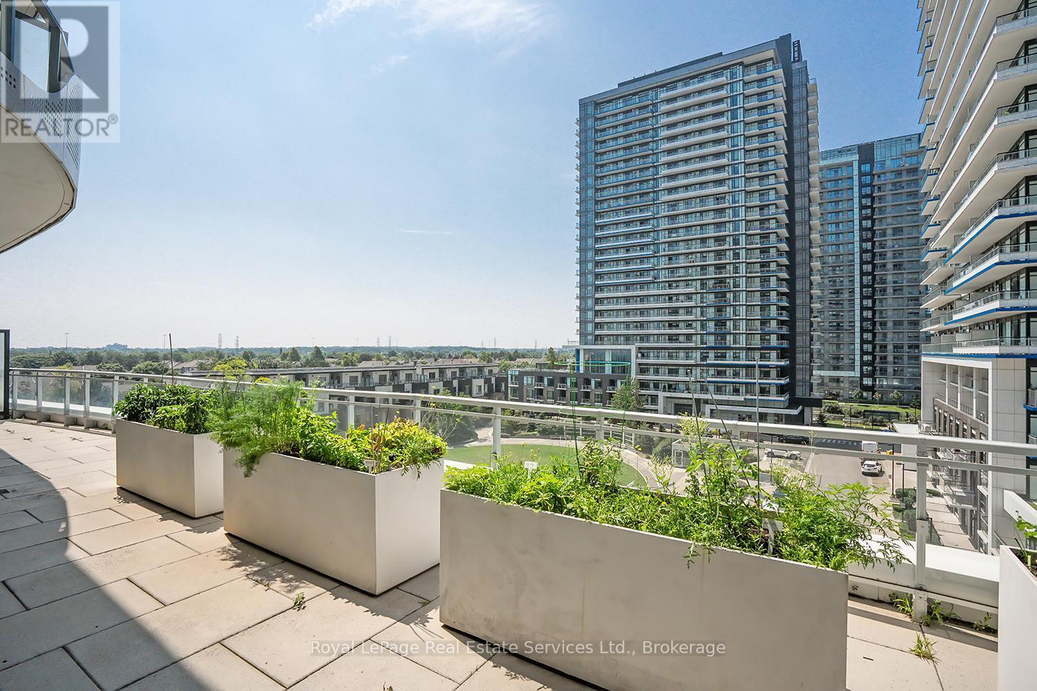 












1403 - 2520 EGLINTON AVENUE W

,
Mississauga (Erin Mills),




Ontario
L5M0Y4

