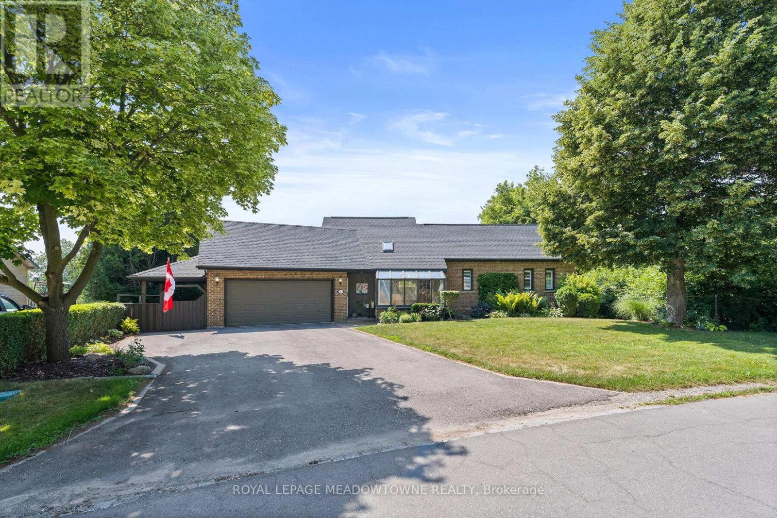 












1 ERINLEA CRESCENT

,
Erin,




Ontario
N0B1T0

