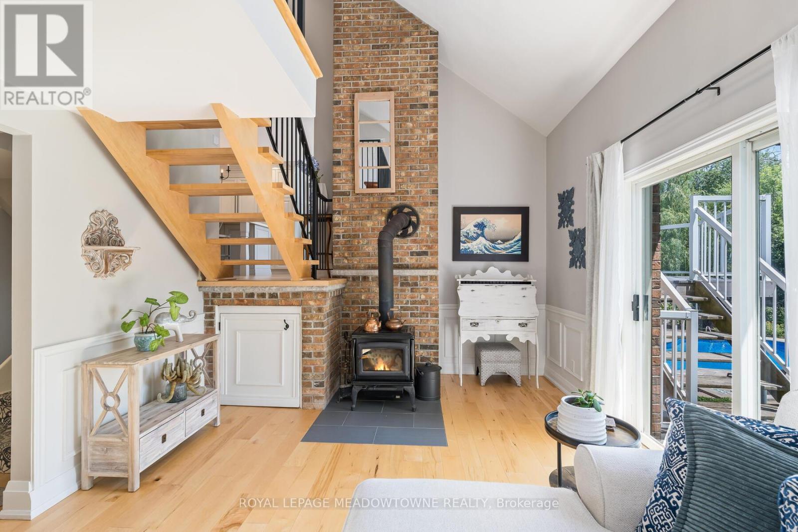 












1 ERINLEA CRESCENT

,
Erin,




Ontario
N0B1T0

