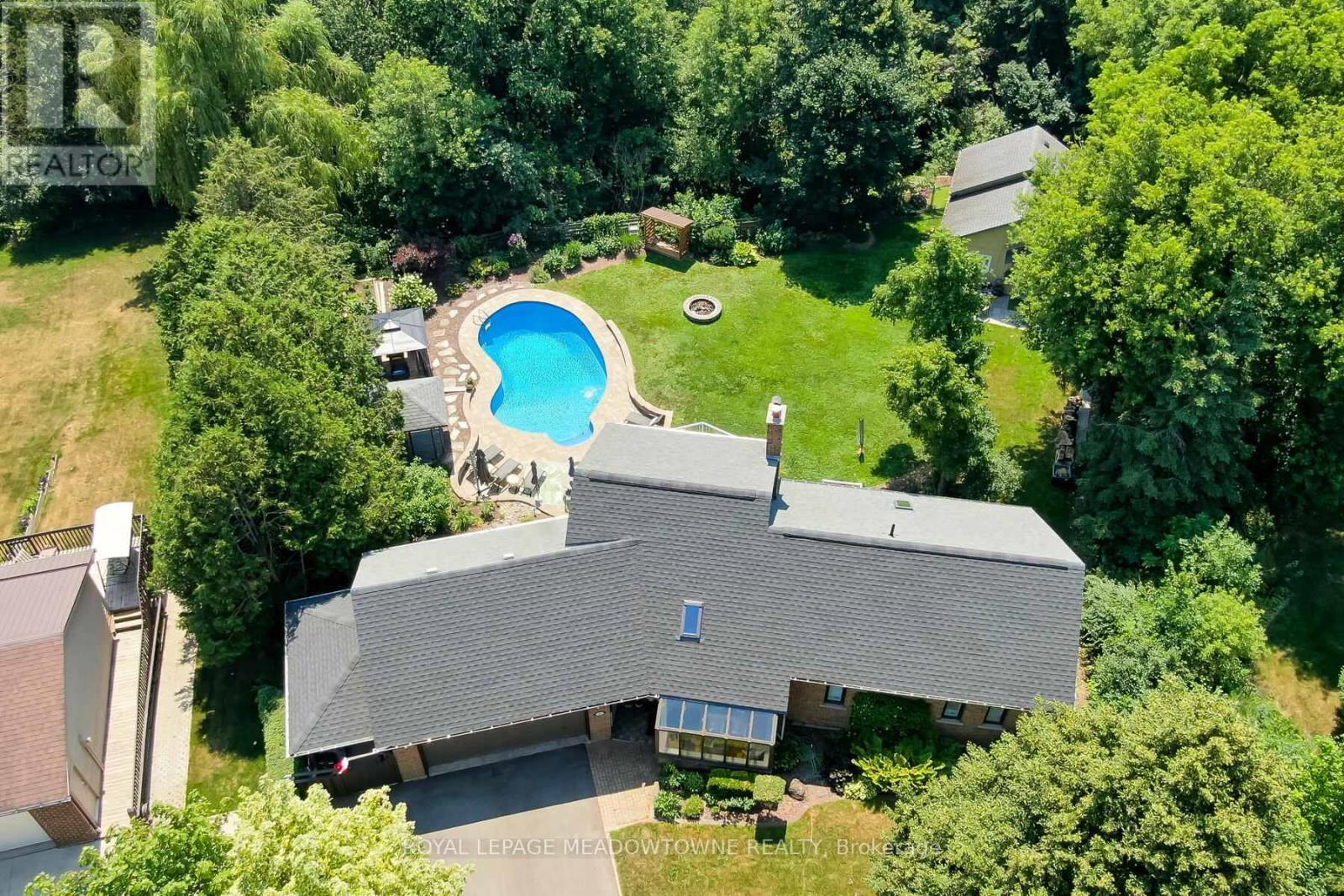 












1 ERINLEA CRESCENT

,
Erin,




Ontario
N0B1T0

