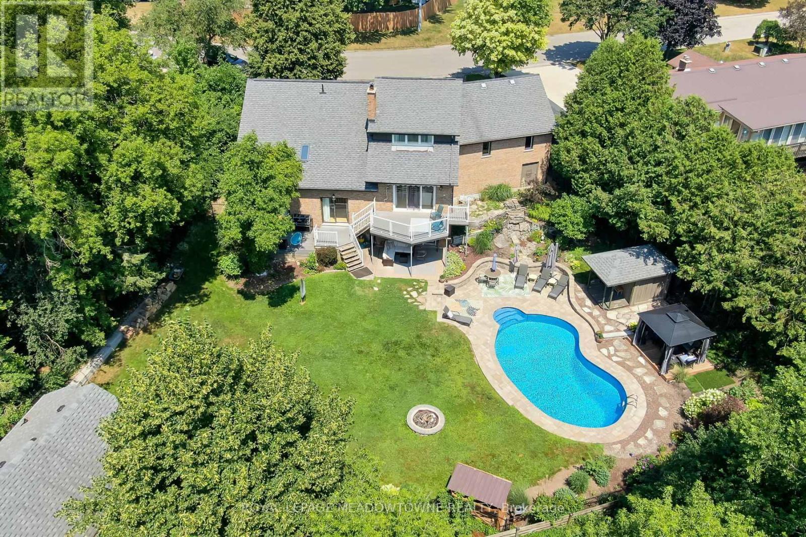 












1 ERINLEA CRESCENT

,
Erin,




Ontario
N0B1T0

