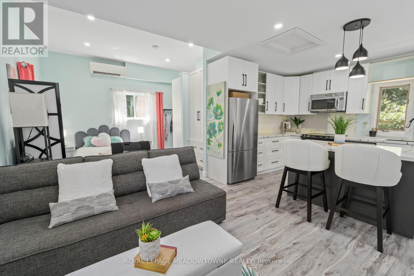 












1 ERINLEA CRESCENT

,
Erin,




Ontario
N0B1T0

