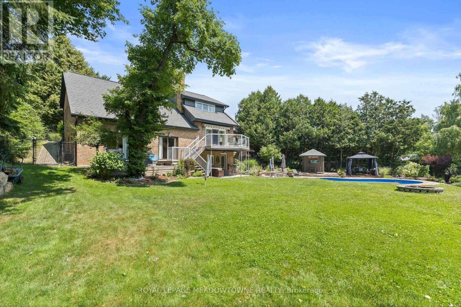












1 ERINLEA CRESCENT

,
Erin,




Ontario
N0B1T0

