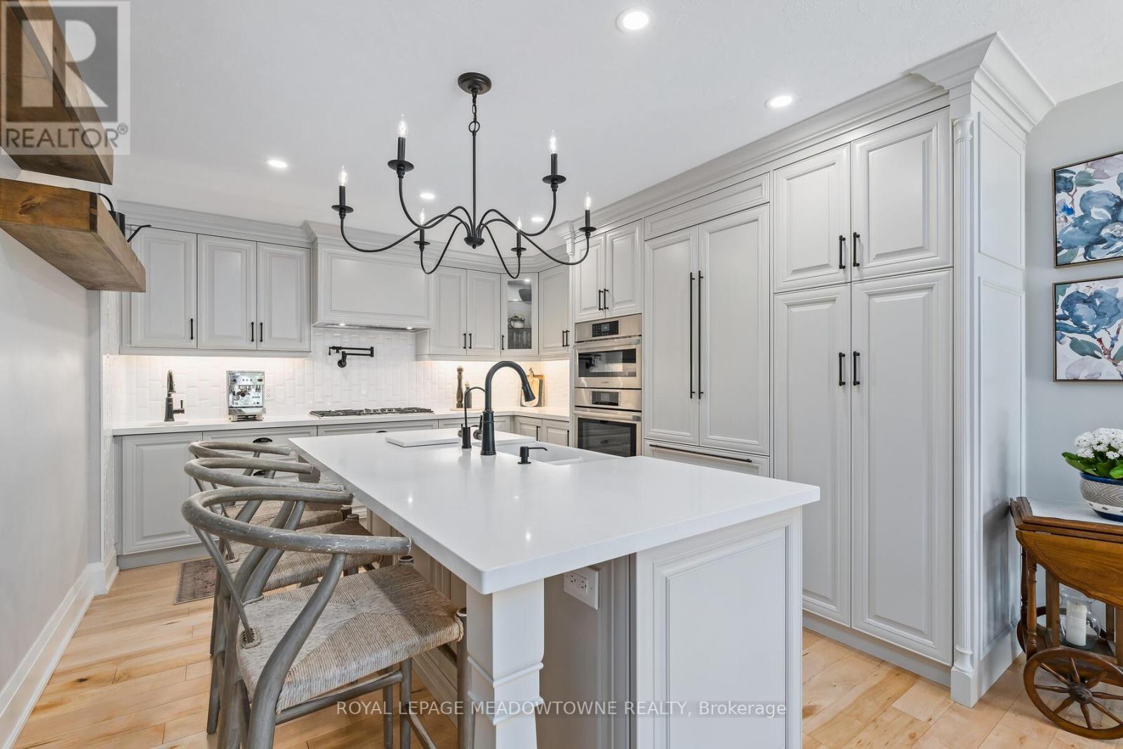 












1 ERINLEA CRESCENT

,
Erin,




Ontario
N0B1T0

