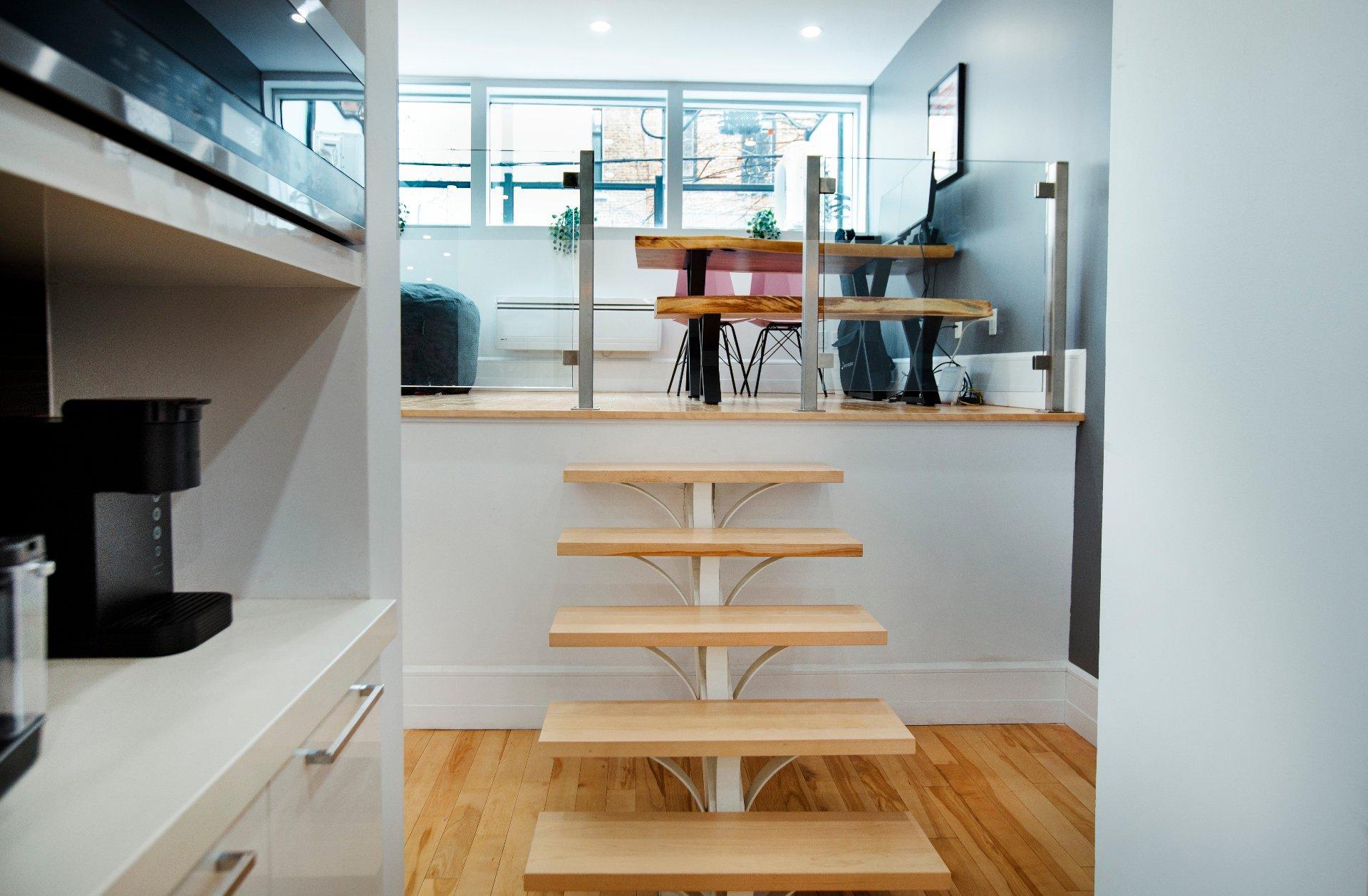 









1944


Rue Tupper

,
Montréal (Ville-Marie),




QC
H3H1N5

