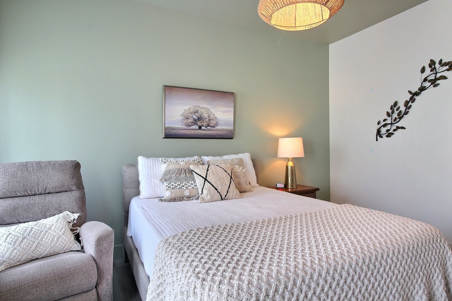 









65


Rue Desjardins

, 2,
Magog,




QC
J1X5X8

