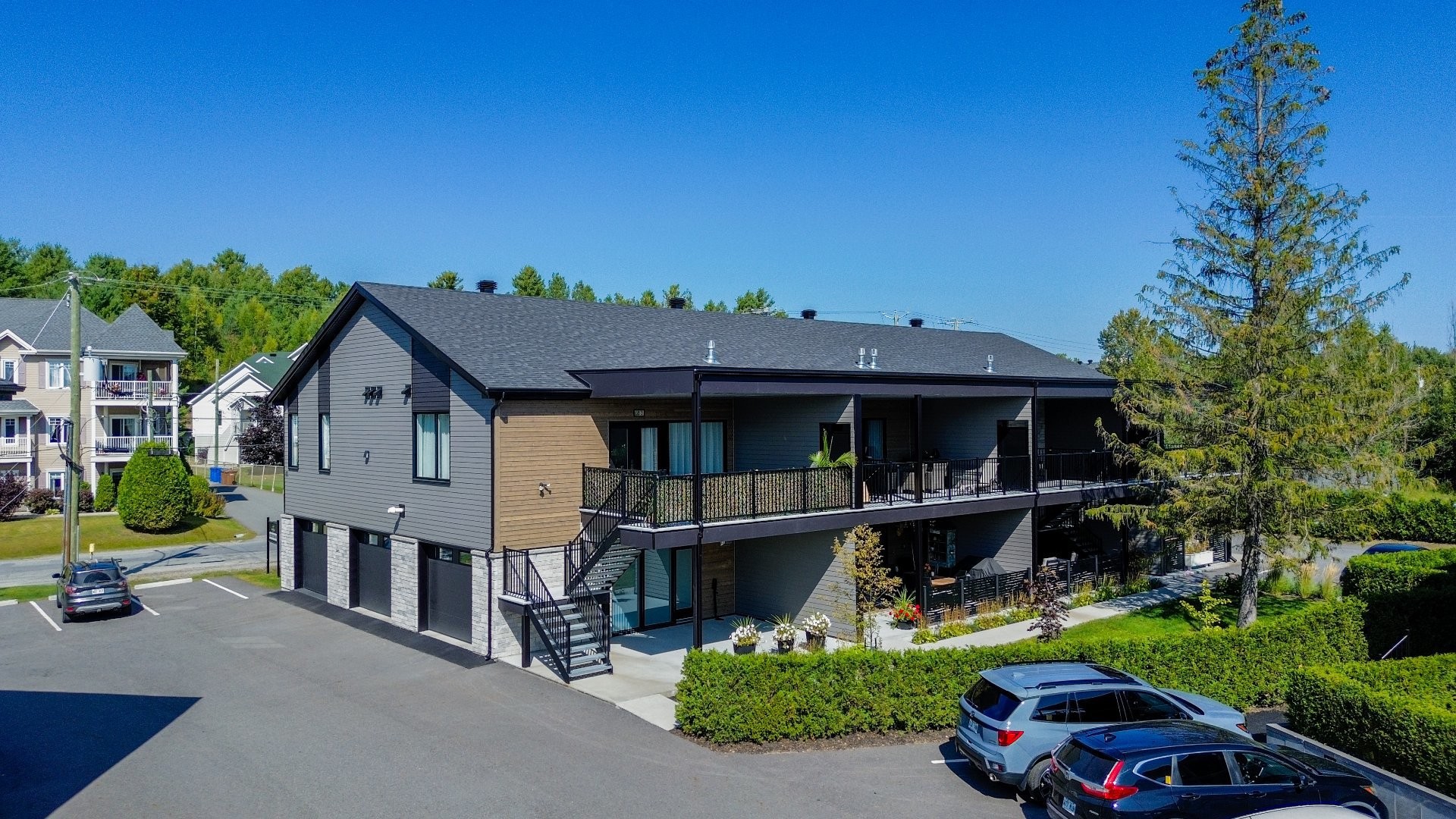 









65


Rue Desjardins

, 2,
Magog,




QC
J1X5X8

