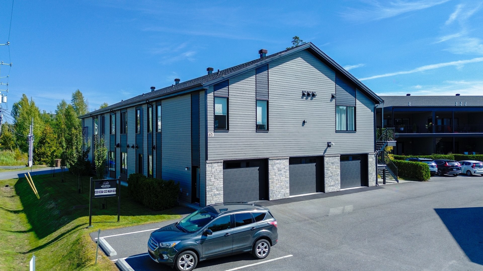 









65


Rue Desjardins

, 2,
Magog,




QC
J1X5X8

