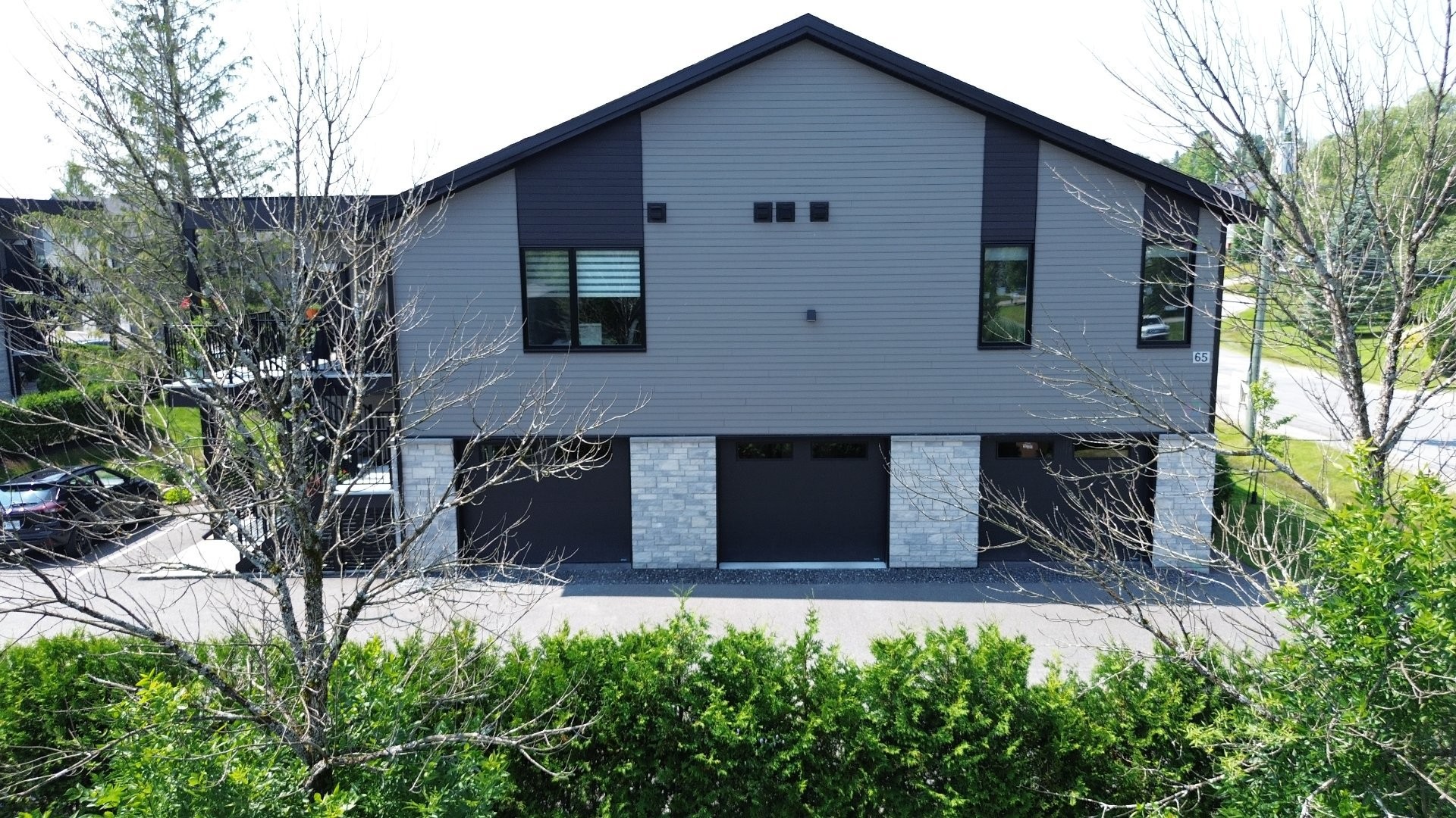 









65


Rue Desjardins

, 2,
Magog,




QC
J1X5X8

