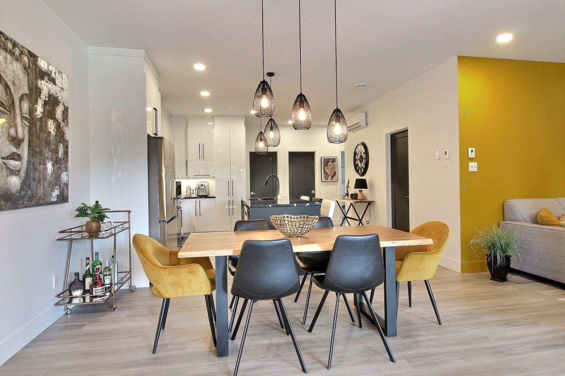 









65


Rue Desjardins

, 2,
Magog,




QC
J1X5X8

