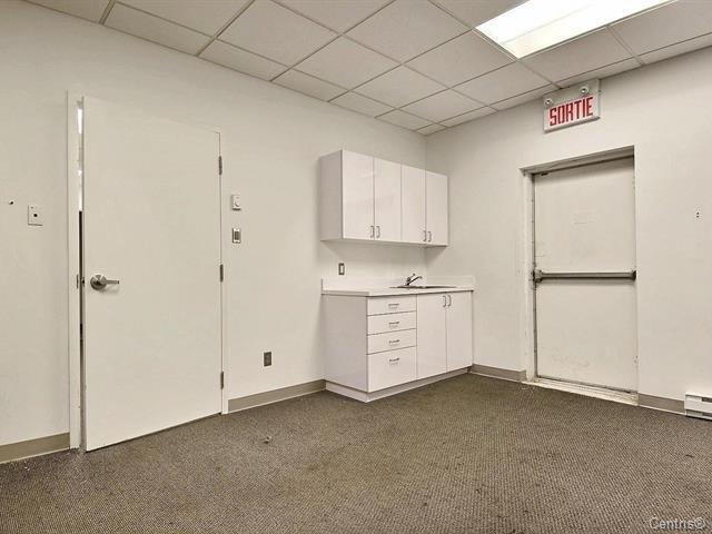 









434

 - 436


Boul. du Curé-Labelle

, 436,
Saint-Jérôme,




QC
J7L5L3

