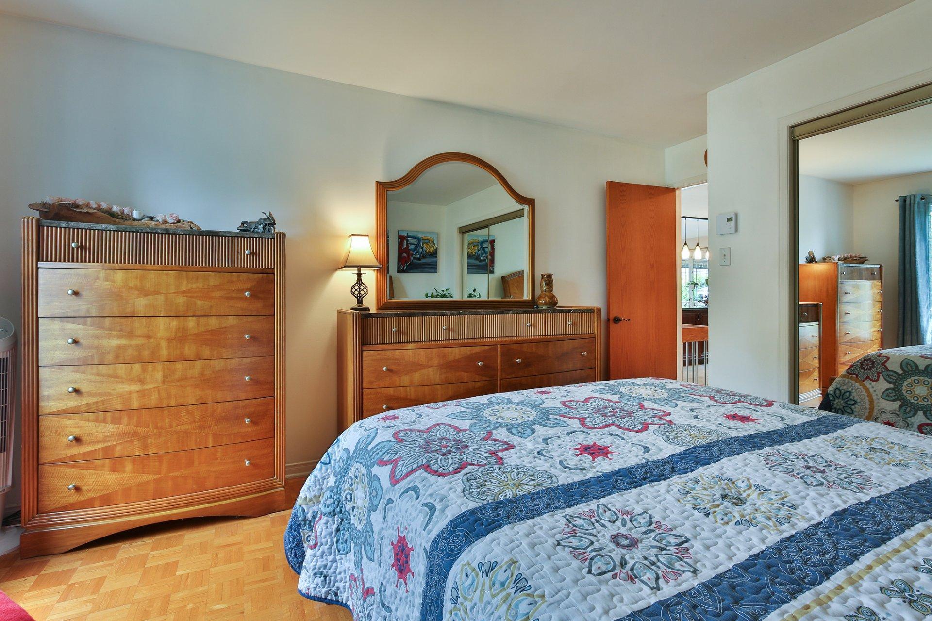 









342


Rue de Carillon

,
Saint-Jean-sur-Richelieu,




QC
J3B7P4

