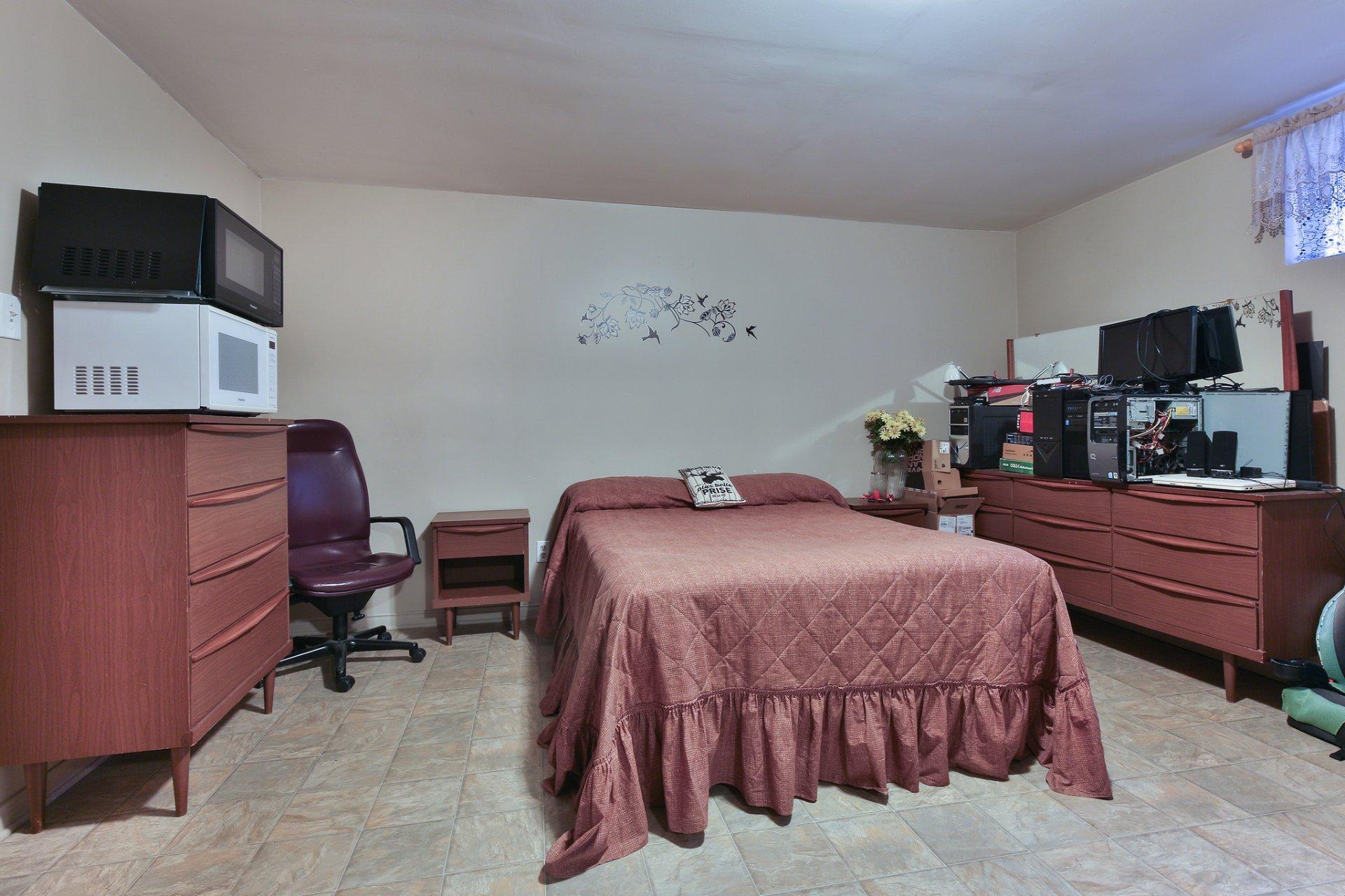 









342


Rue de Carillon

,
Saint-Jean-sur-Richelieu,




QC
J3B7P4

