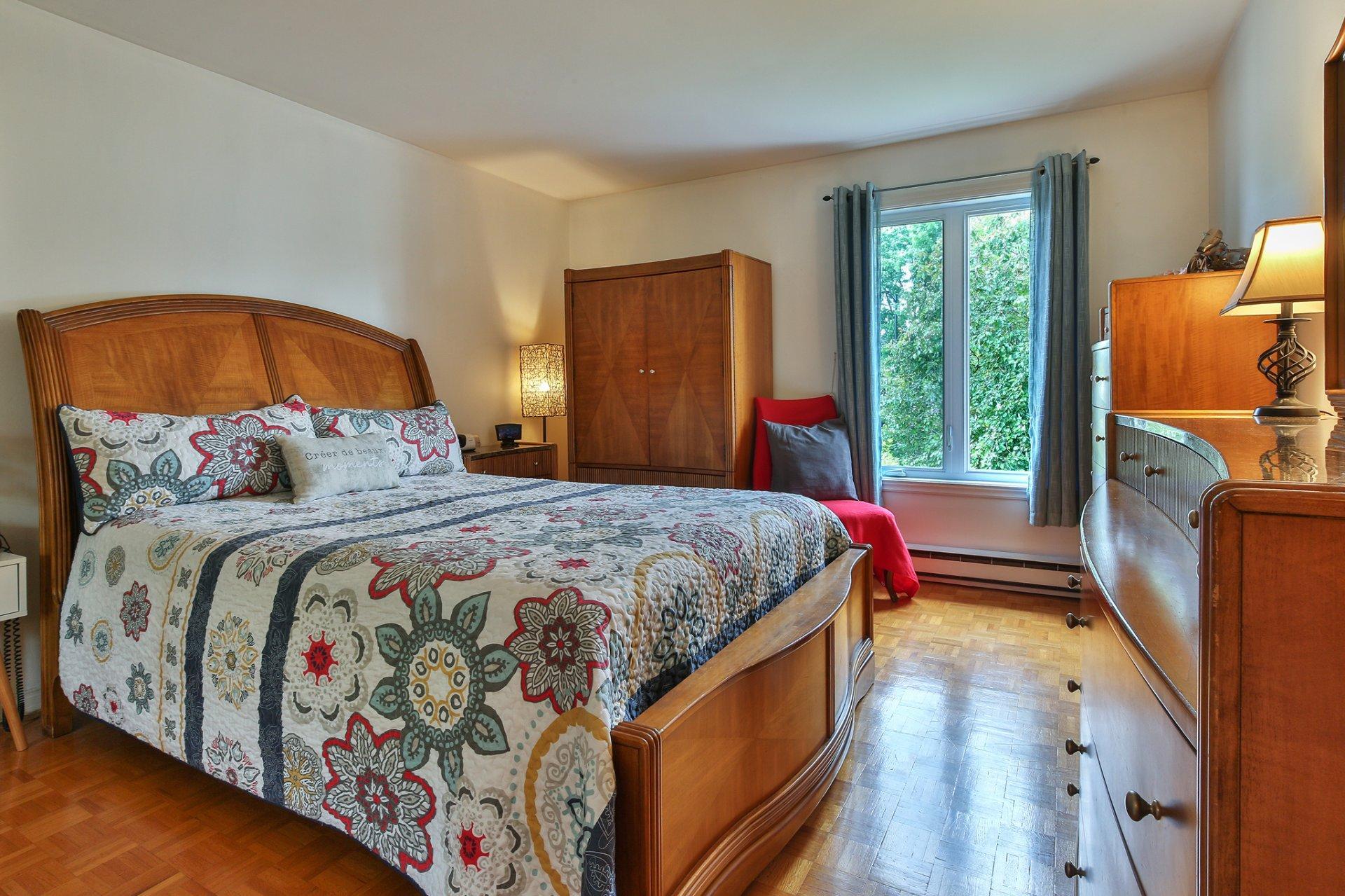 









342


Rue de Carillon

,
Saint-Jean-sur-Richelieu,




QC
J3B7P4


