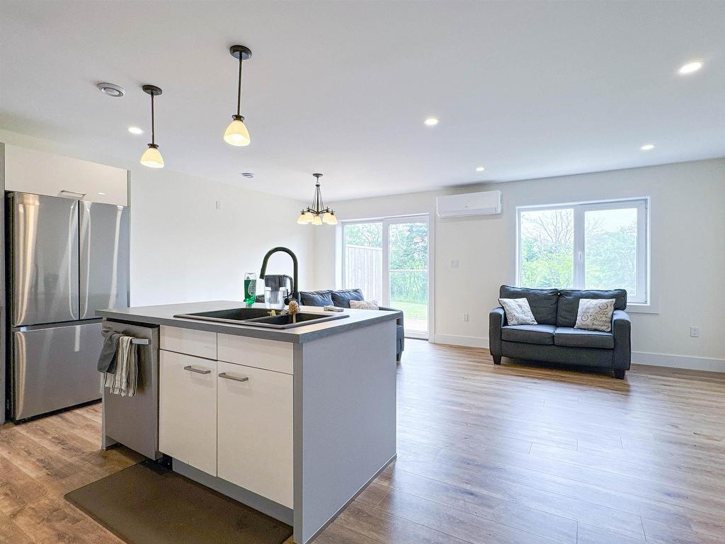 












14 Enderis Lane

,
West Royalty,




PE
C1E 3L5

