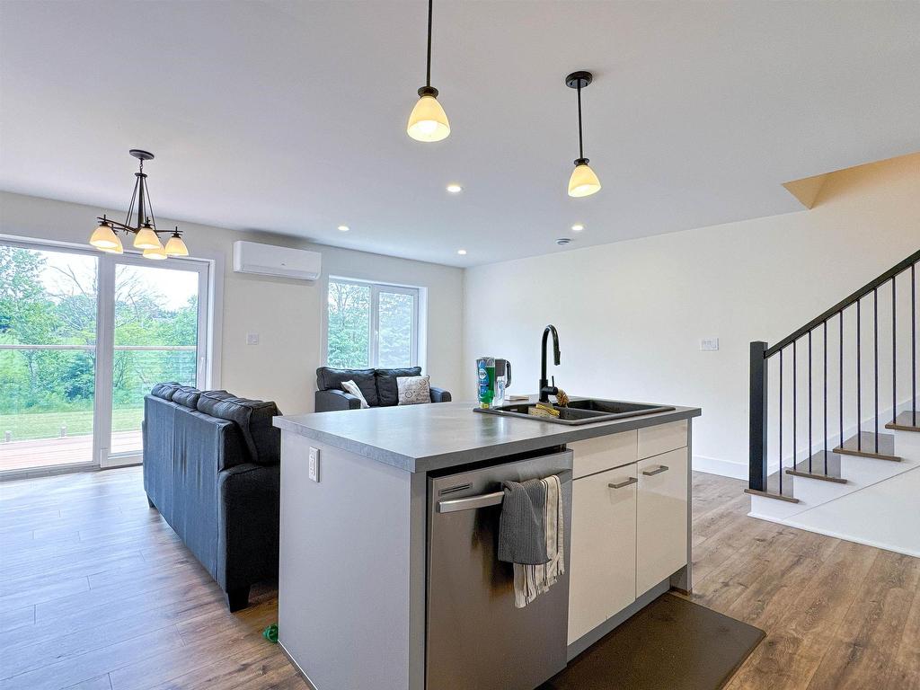 












14 Enderis Lane

,
West Royalty,




PE
C1E 3L5

