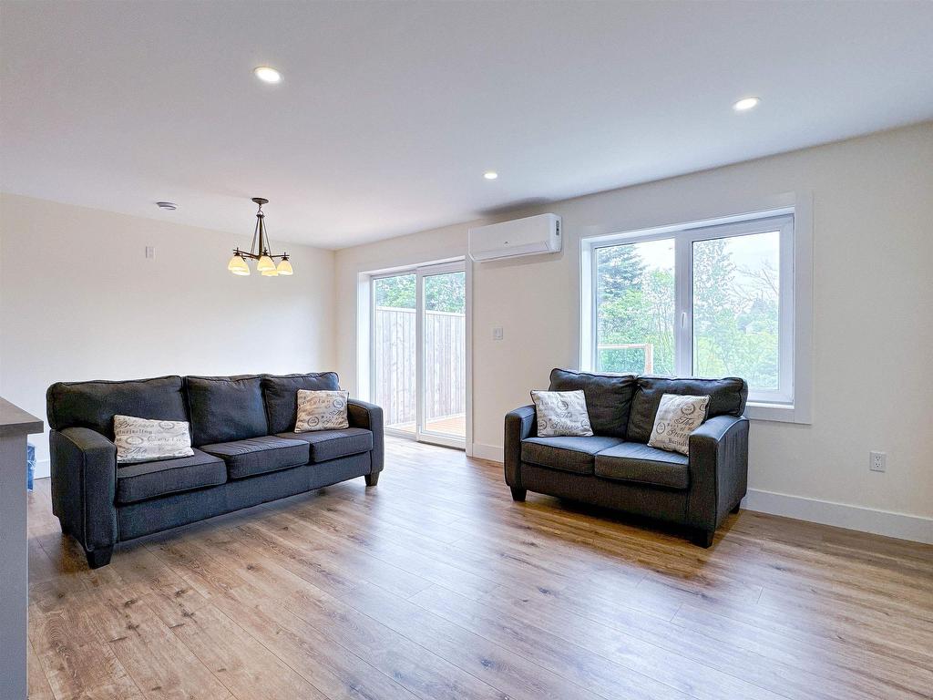 












14 Enderis Lane

,
West Royalty,




PE
C1E 3L5

