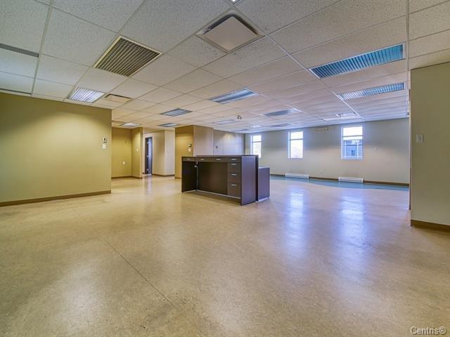 









434

 - 436


Boul. du Curé-Labelle

, 434,
Saint-Jérôme,




QC
J7L5L3

