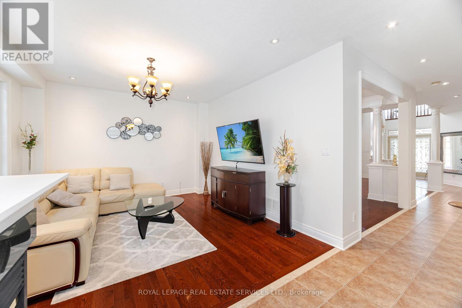 












3809 CANDLELIGHT DRIVE

,
Mississauga,




Ontario
L5M8A8

