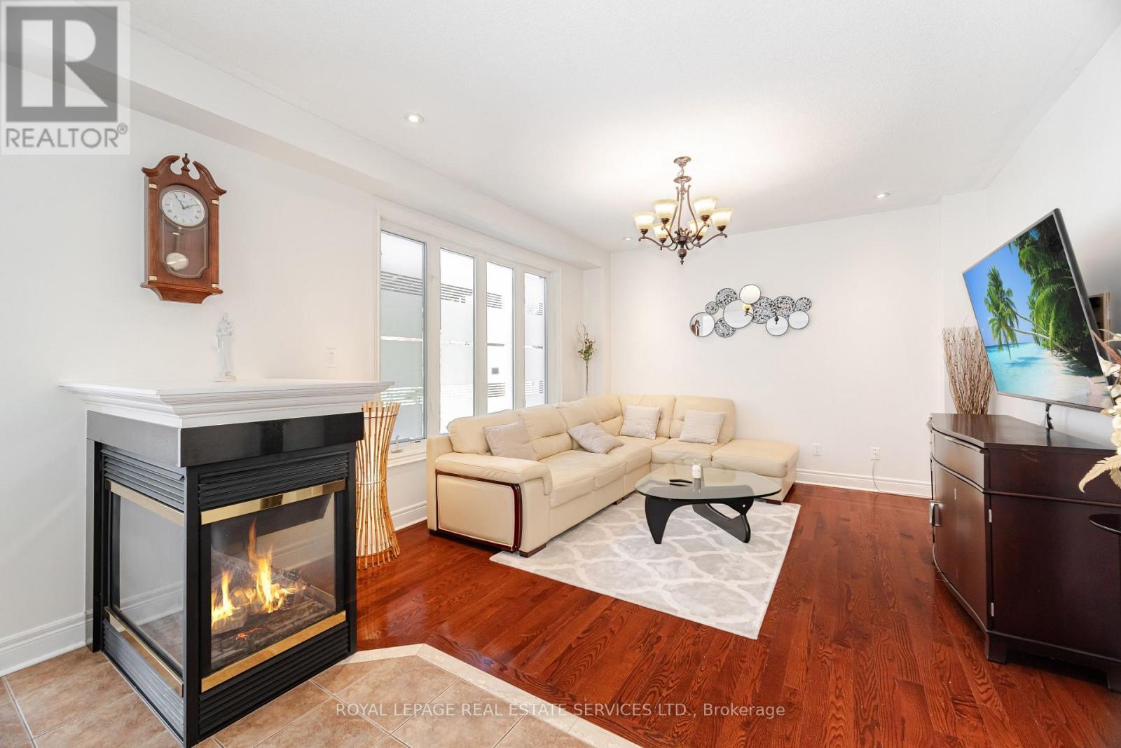 












3809 CANDLELIGHT DRIVE

,
Mississauga,




Ontario
L5M8A8

