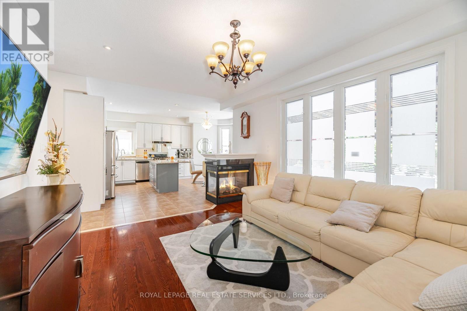 












3809 CANDLELIGHT DRIVE

,
Mississauga,




Ontario
L5M8A8


