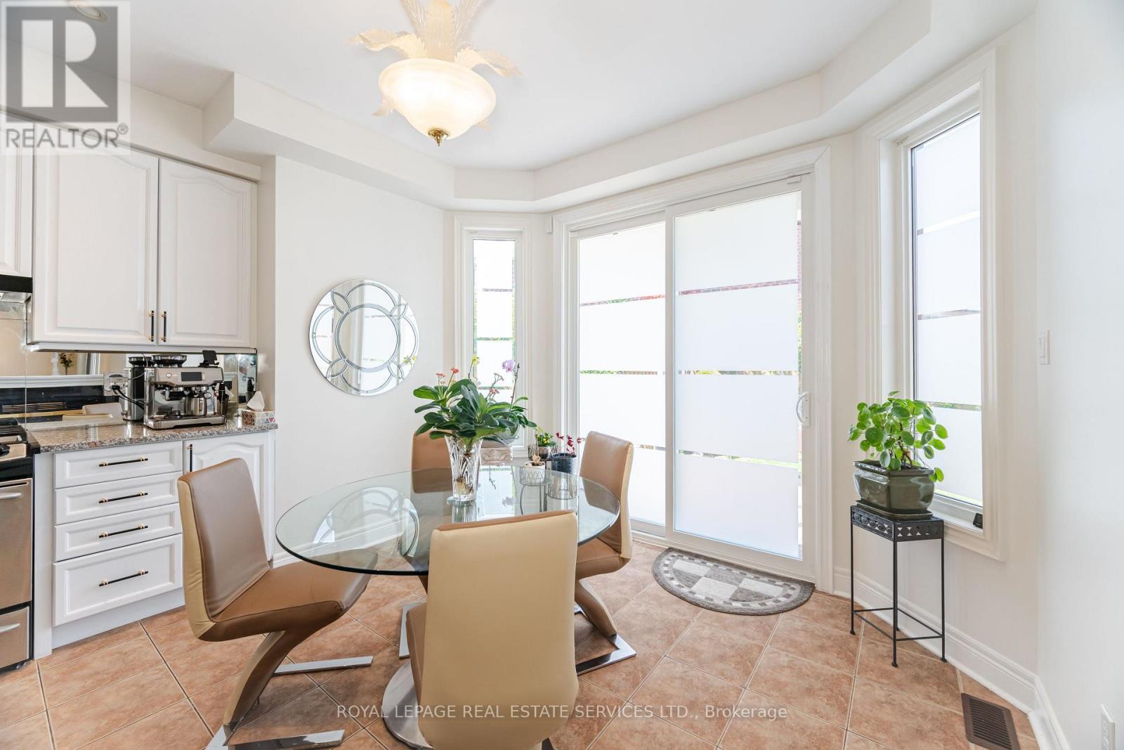 












3809 CANDLELIGHT DRIVE

,
Mississauga,




Ontario
L5M8A8

