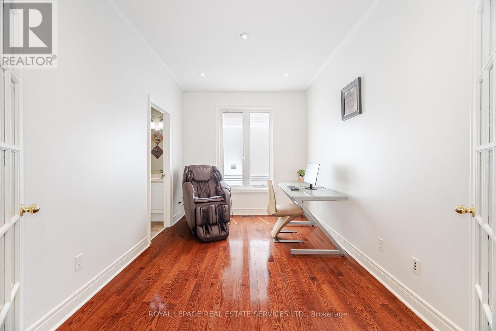 












3809 CANDLELIGHT DRIVE

,
Mississauga,




Ontario
L5M8A8

