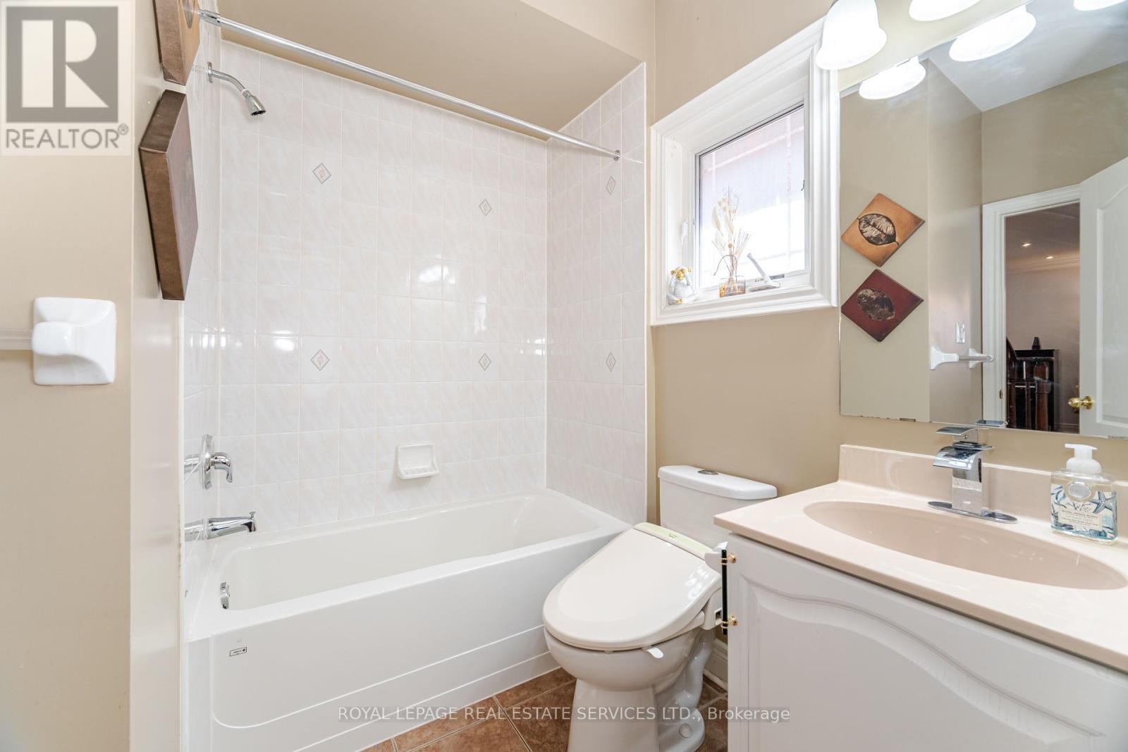 












3809 CANDLELIGHT DRIVE

,
Mississauga,




Ontario
L5M8A8

