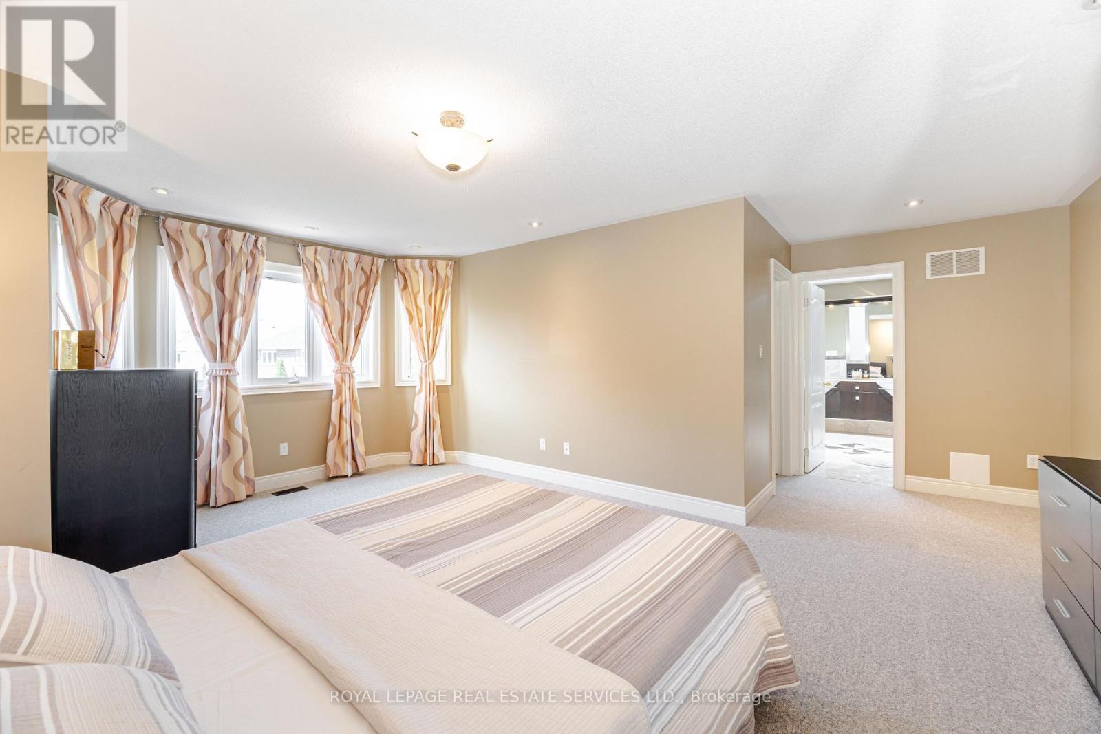 












3809 CANDLELIGHT DRIVE

,
Mississauga,




Ontario
L5M8A8

