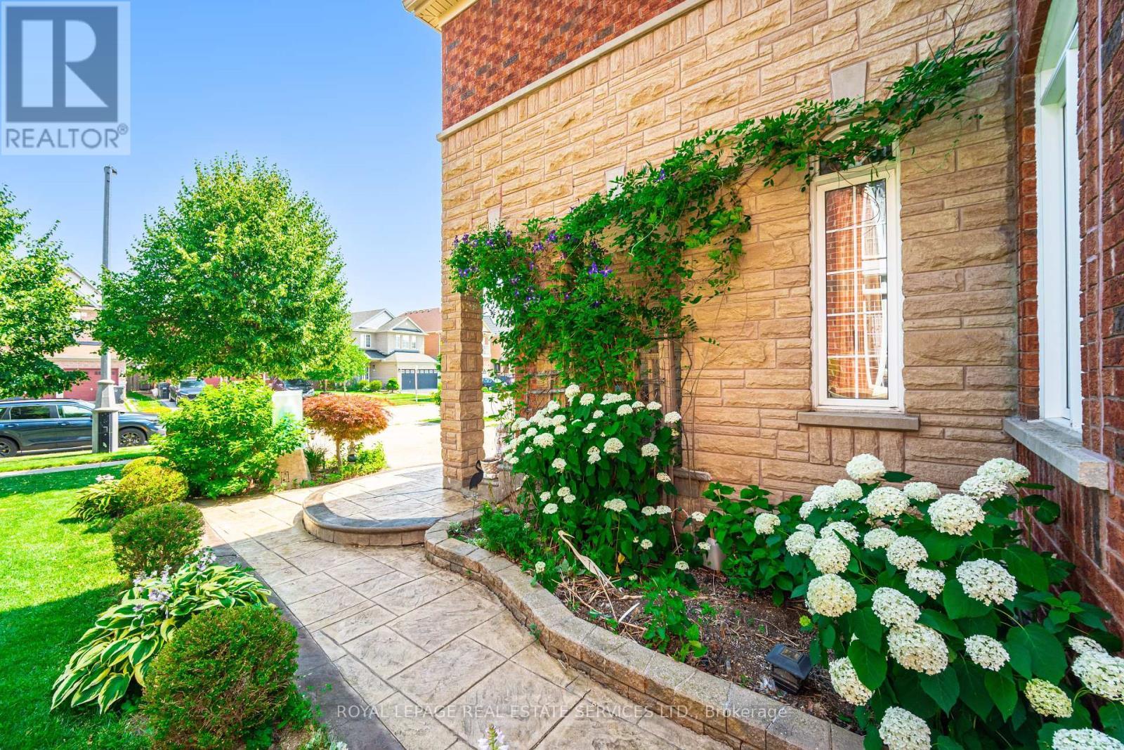 












3809 CANDLELIGHT DRIVE

,
Mississauga,




Ontario
L5M8A8

