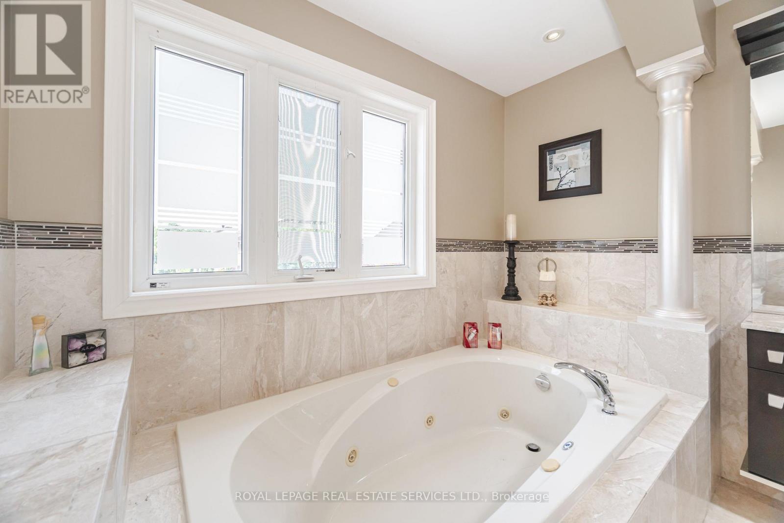 












3809 CANDLELIGHT DRIVE

,
Mississauga,




Ontario
L5M8A8


