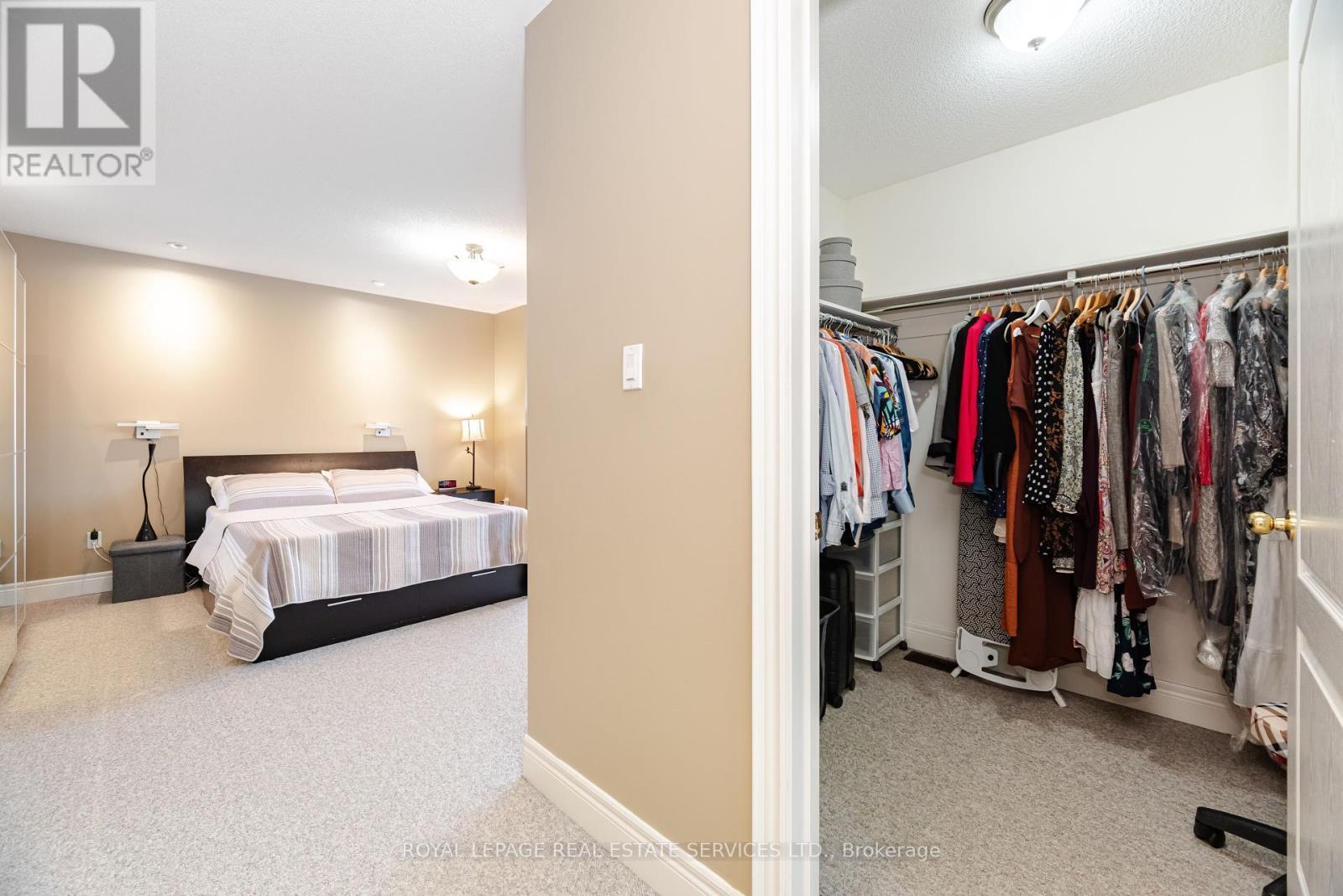 












3809 CANDLELIGHT DRIVE

,
Mississauga,




Ontario
L5M8A8

