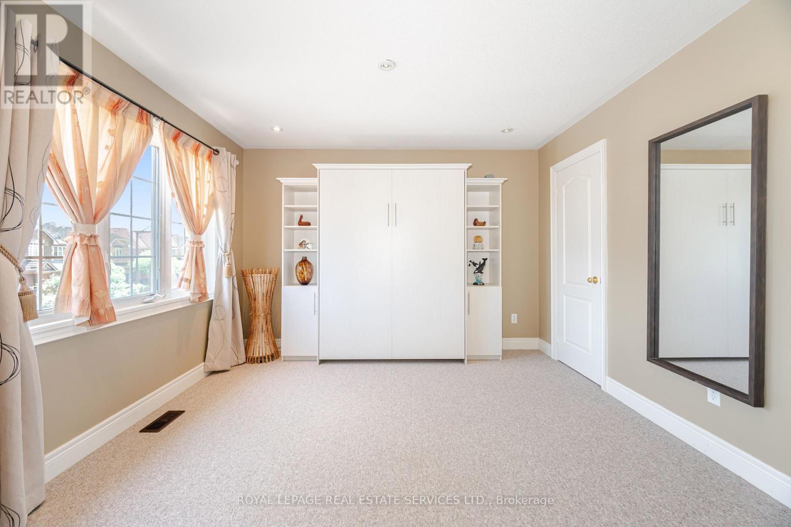 












3809 CANDLELIGHT DRIVE

,
Mississauga,




Ontario
L5M8A8

