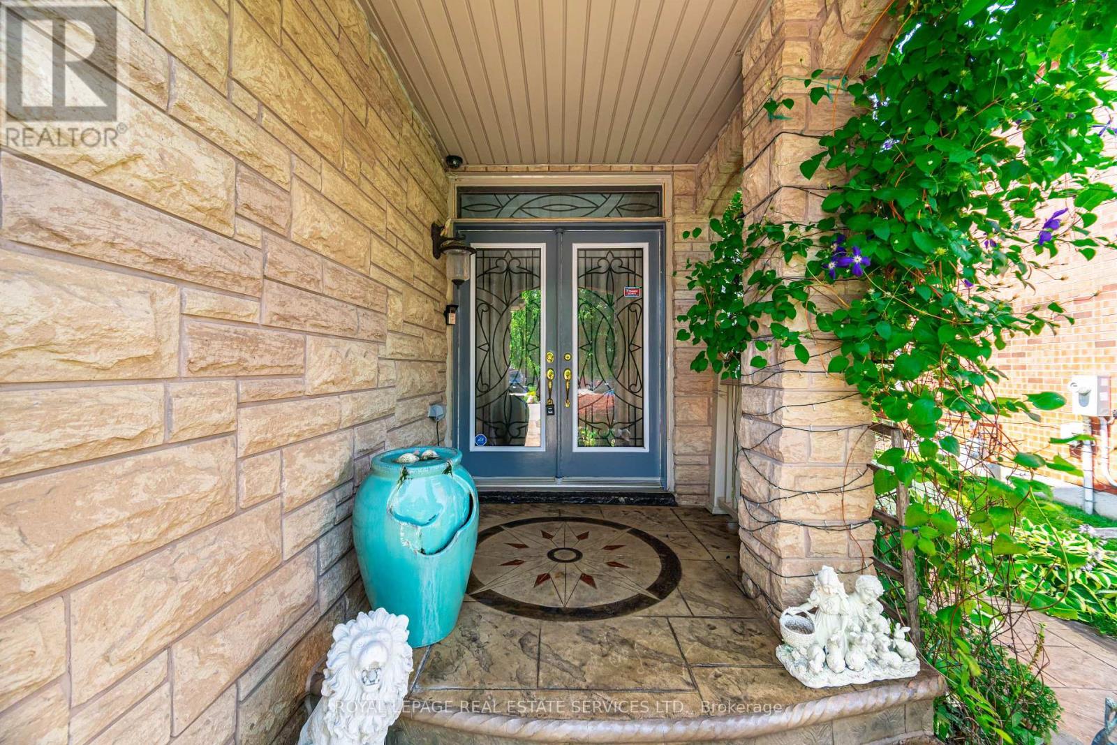 












3809 CANDLELIGHT DRIVE

,
Mississauga,




Ontario
L5M8A8

