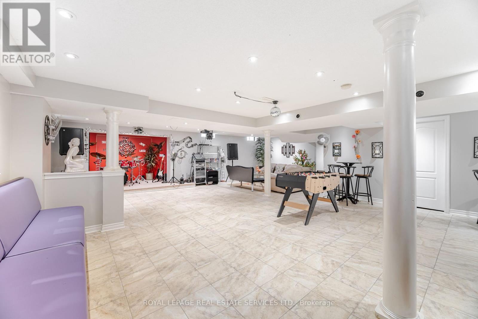 












3809 CANDLELIGHT DRIVE

,
Mississauga,




Ontario
L5M8A8

