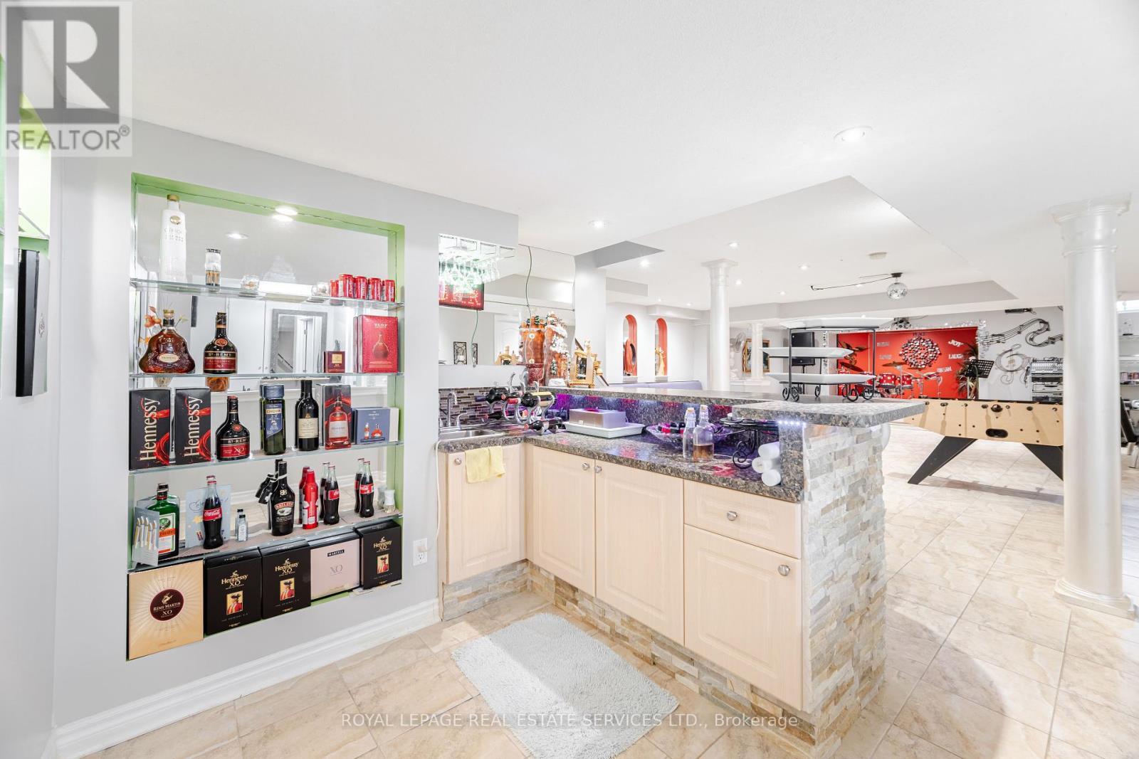 












3809 CANDLELIGHT DRIVE

,
Mississauga,




Ontario
L5M8A8

