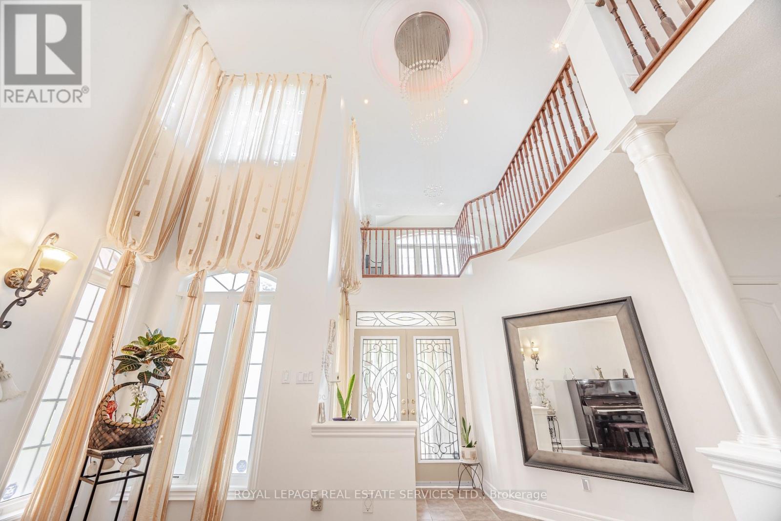 












3809 CANDLELIGHT DRIVE

,
Mississauga,




Ontario
L5M8A8

