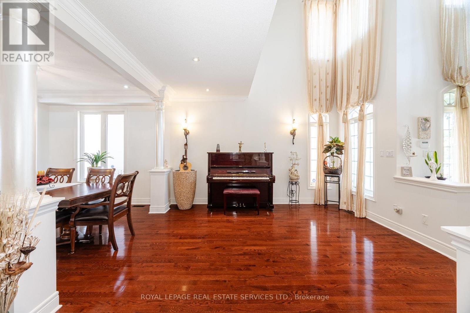 












3809 CANDLELIGHT DRIVE

,
Mississauga,




Ontario
L5M8A8

