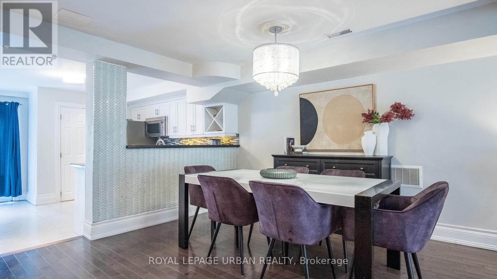 












54 ARUNDEL AVENUE

,
Toronto,




Ontario
M4K3A4

