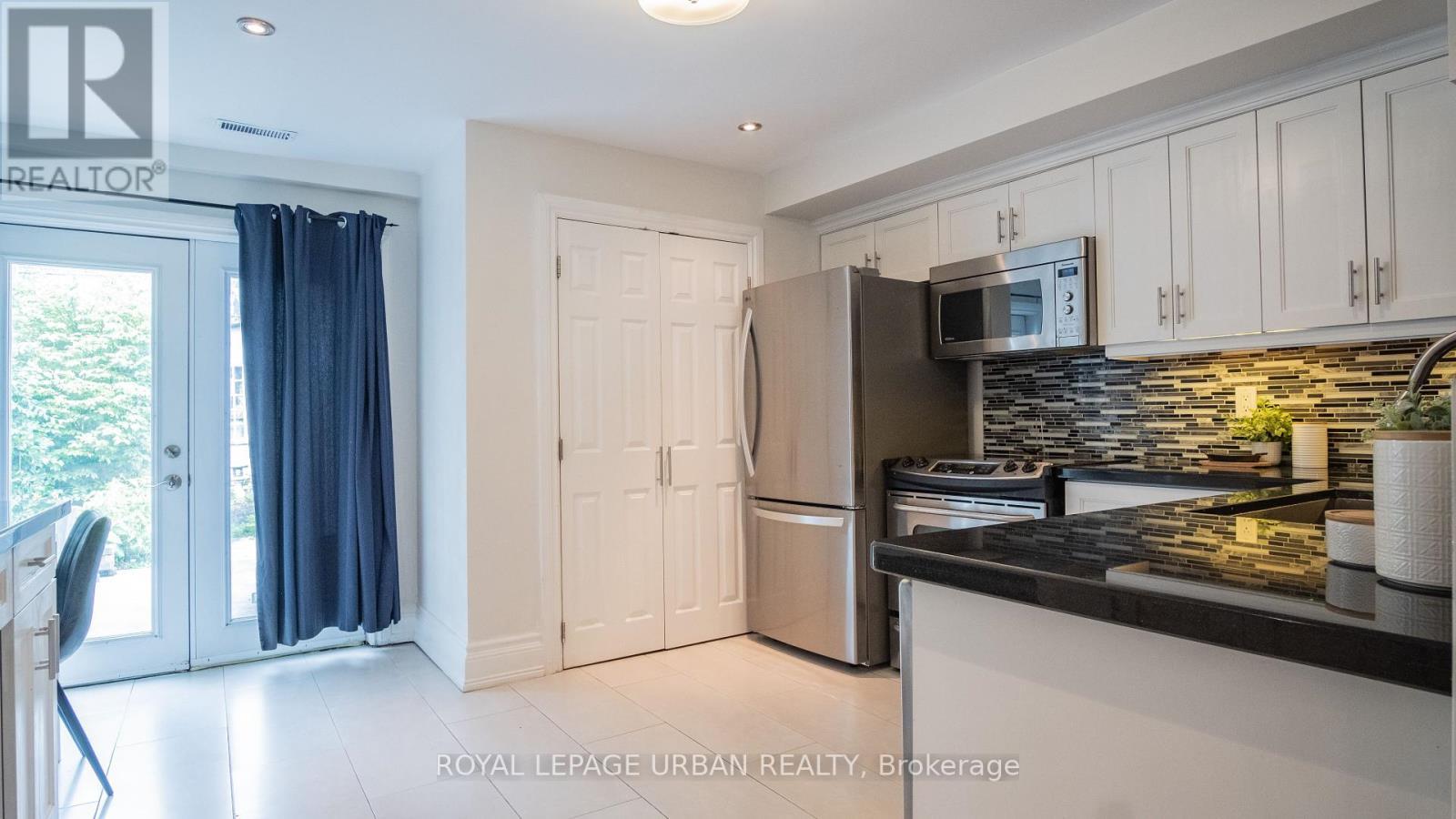 












54 ARUNDEL AVENUE

,
Toronto,




Ontario
M4K3A4

