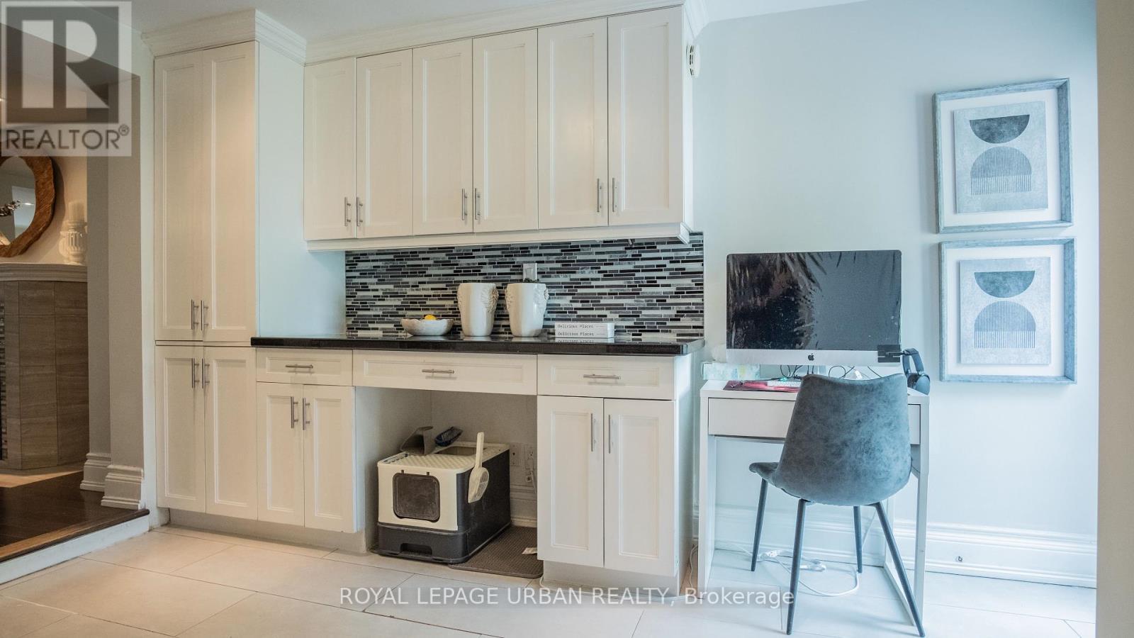 












54 ARUNDEL AVENUE

,
Toronto,




Ontario
M4K3A4

