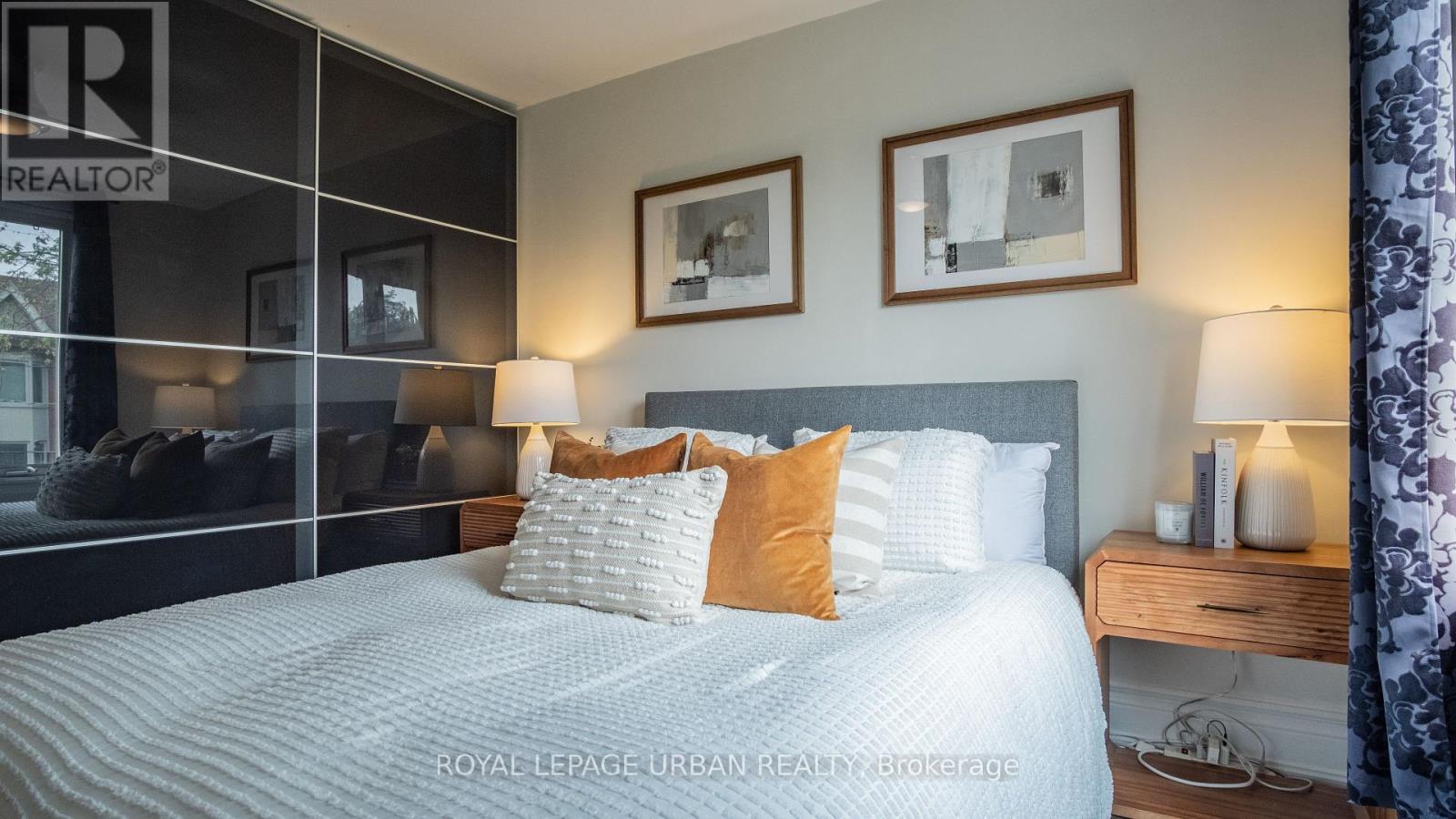 












54 ARUNDEL AVENUE

,
Toronto,




Ontario
M4K3A4

