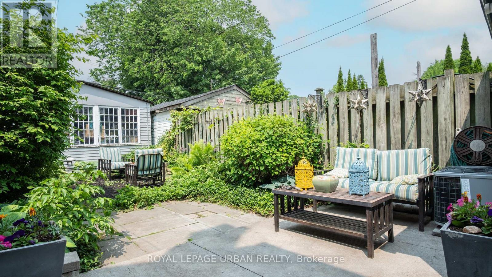 












54 ARUNDEL AVENUE

,
Toronto,




Ontario
M4K3A4


