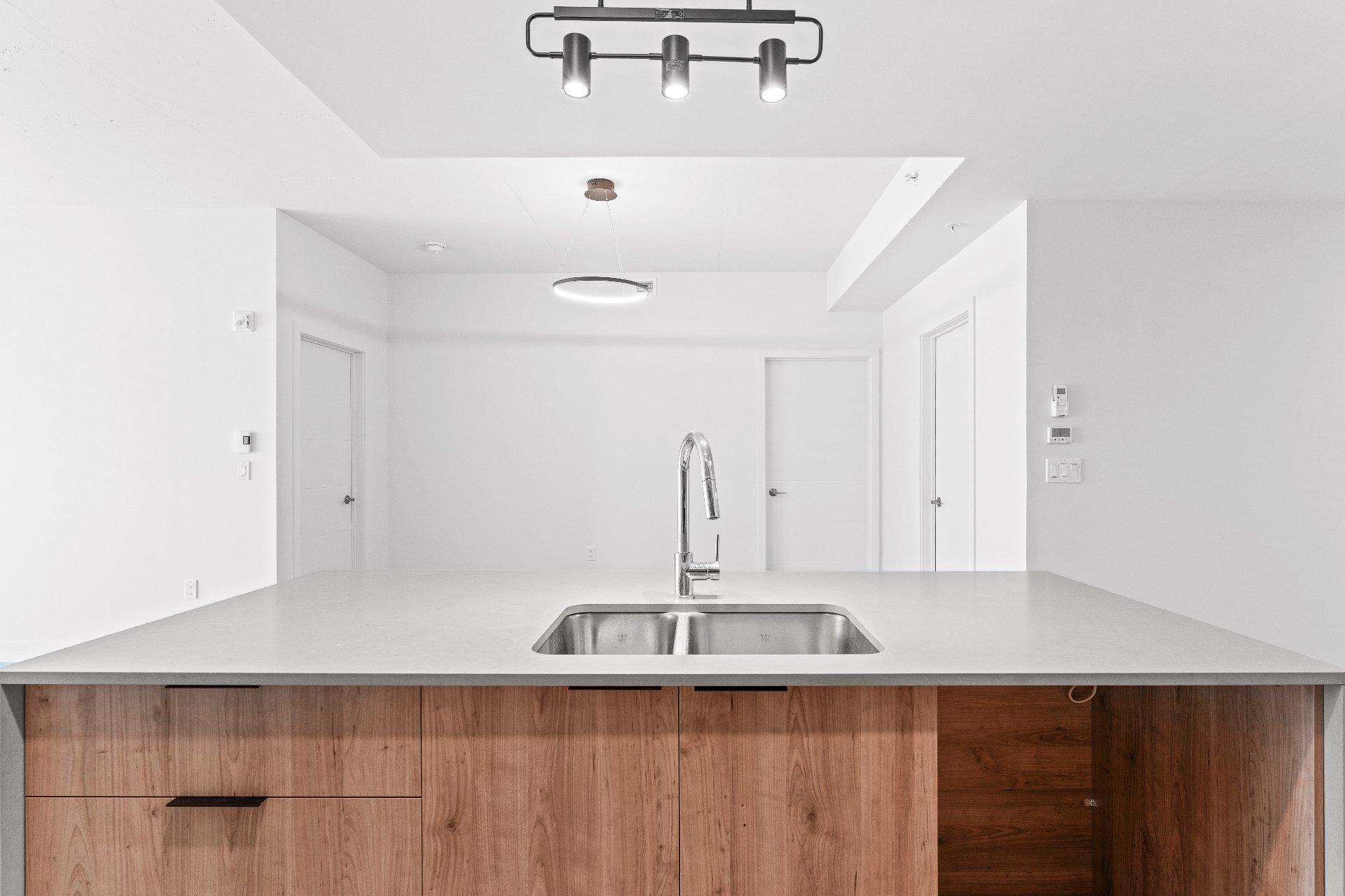 









60

 - 70


Rue Wellington S.

, 905,
Sherbrooke (Les Nations),




QC
J1H5C7

