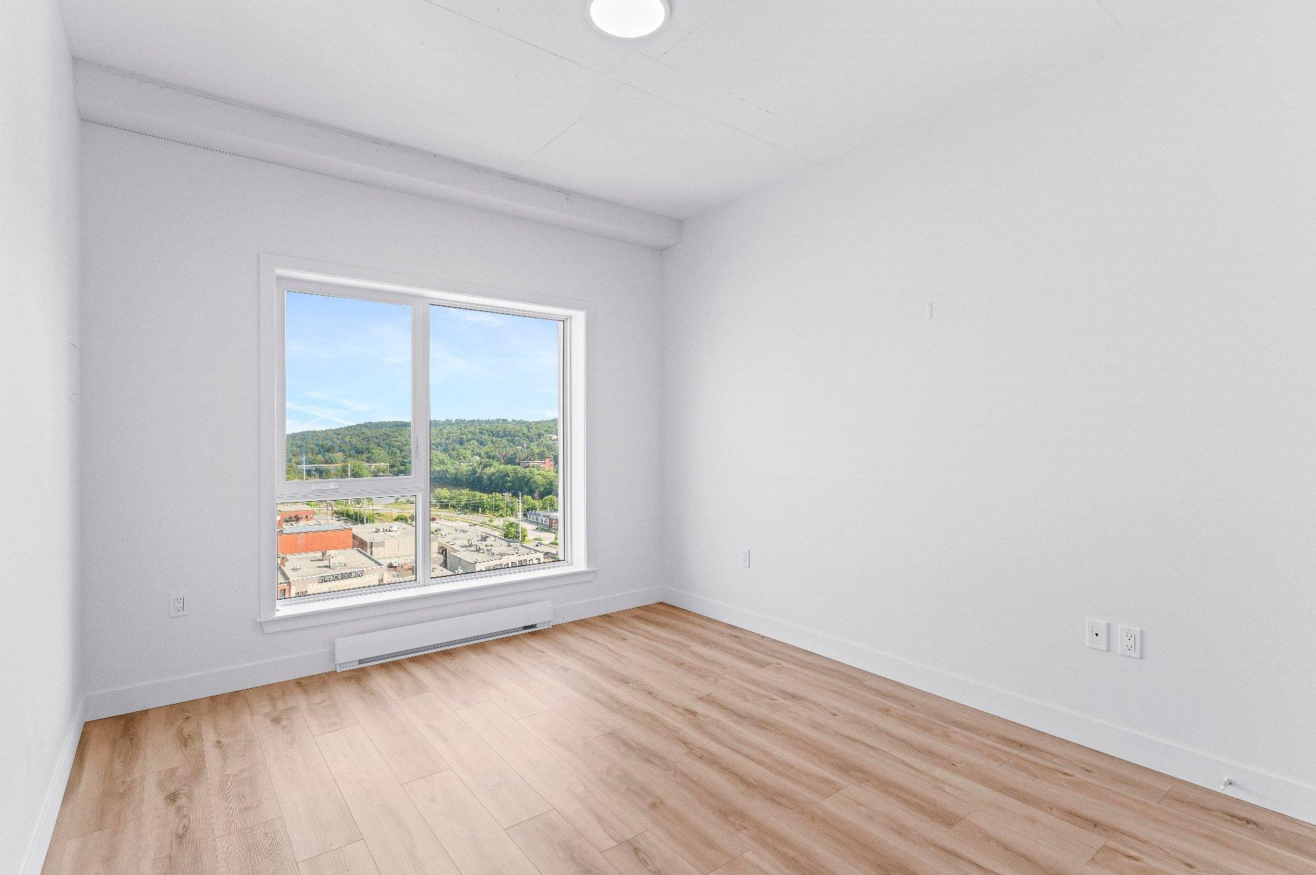 









60

 - 70


Rue Wellington S.

, 1005,
Sherbrooke (Les Nations),




QC
J1H5C7

